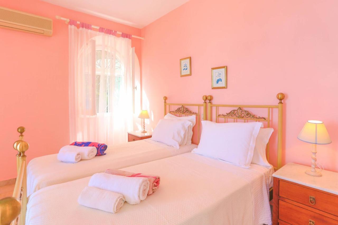 House On The Rocks Villa Katavolos Exterior photo